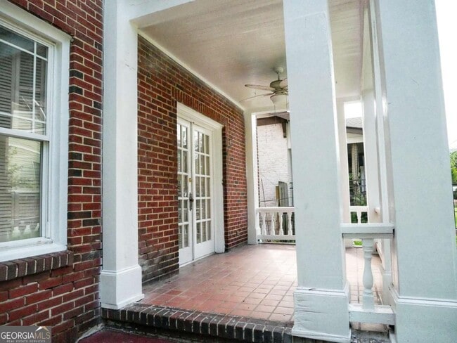 Photo - 825 North Avenue NE