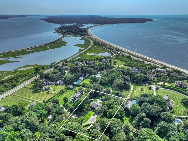 Photo - 495 Maple Ln