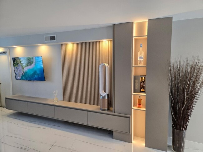 Photo - 201 N Ocean Blvd