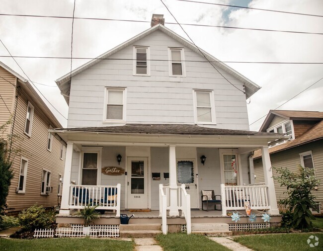 Building Photo - 5968 Pine St Rental