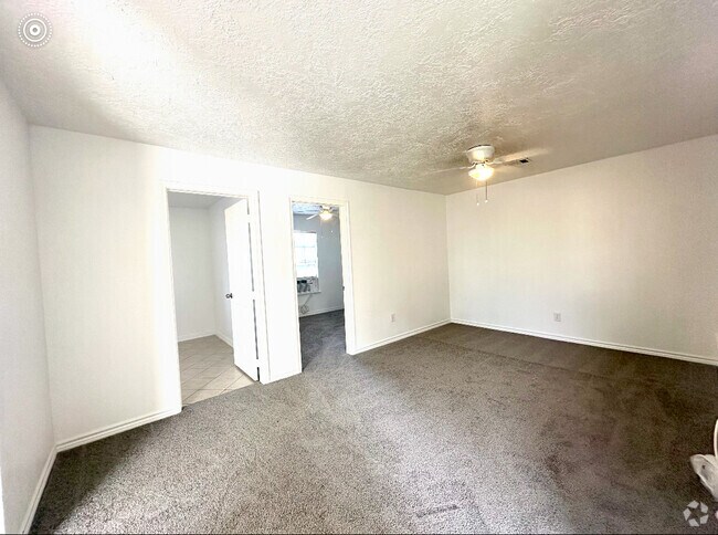 Building Photo - 831 Deerpass Dr Rental