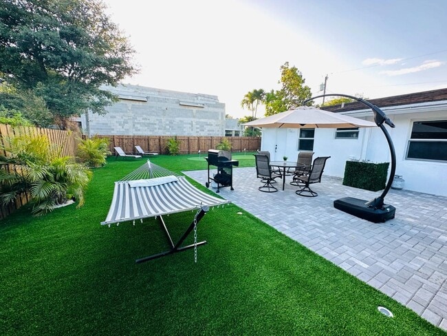 Photo - 100 NW 45th St Unit 1