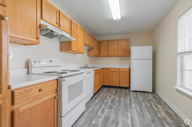 Lyndon Crossings - 2BR, 2BA - 964SF - Kitchen - Lyndon Crossings Apartments