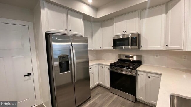 Photo - 2528 VERONA Pl