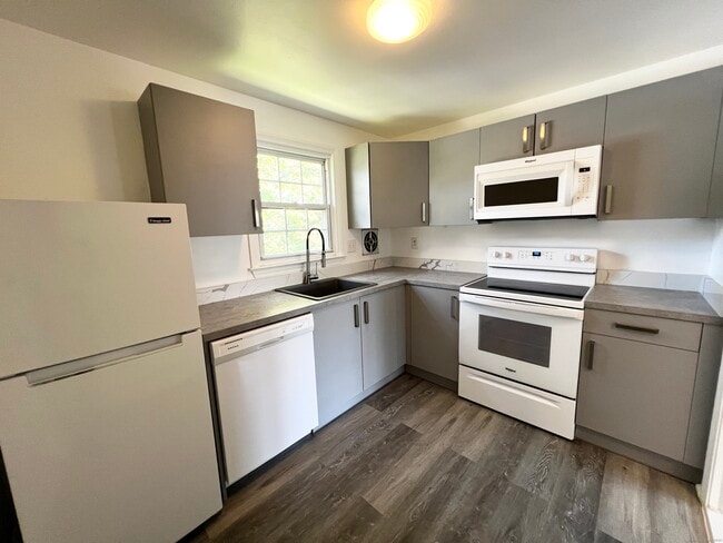 Building Photo - 9 Grandview Dr Unit 43D