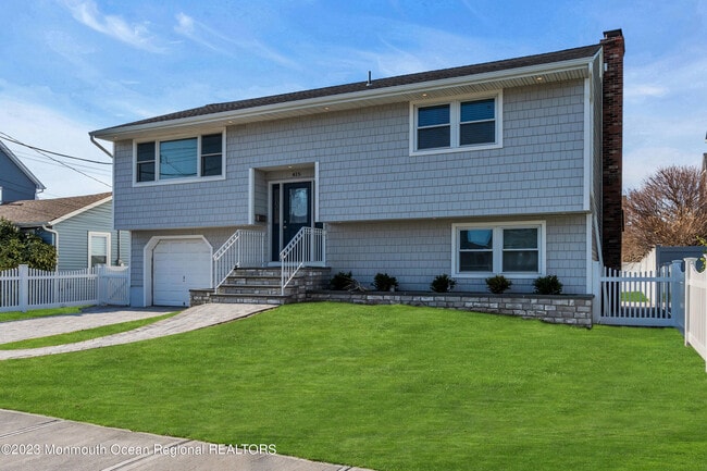 Photo - 415 15th Ave