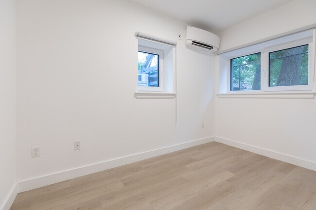 Photo - 2837 Washington St Unit 4