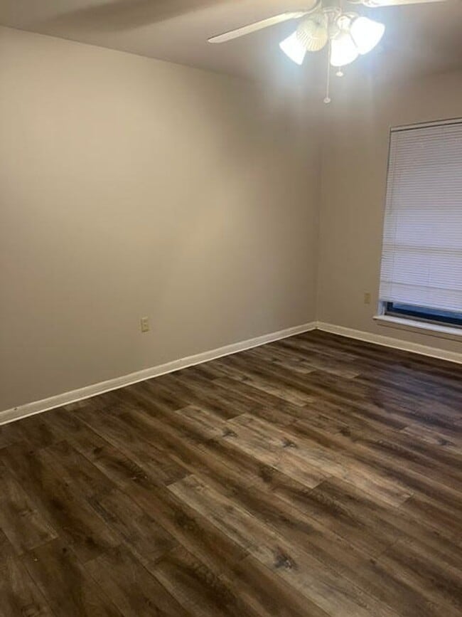 Photo - 2607 Maple Dr
