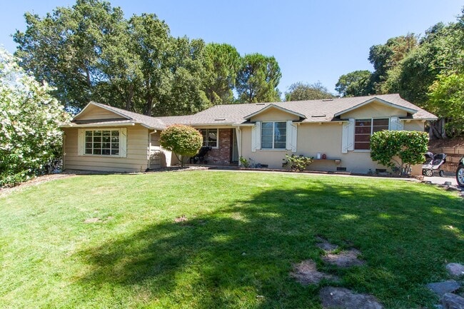 Building Photo - Charming Single-Family Home in Desirable Ladera Community