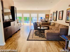 Photo - 4784 Valleyview Dr S