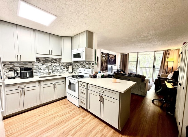 95-2031-2031 Waikalani Dr