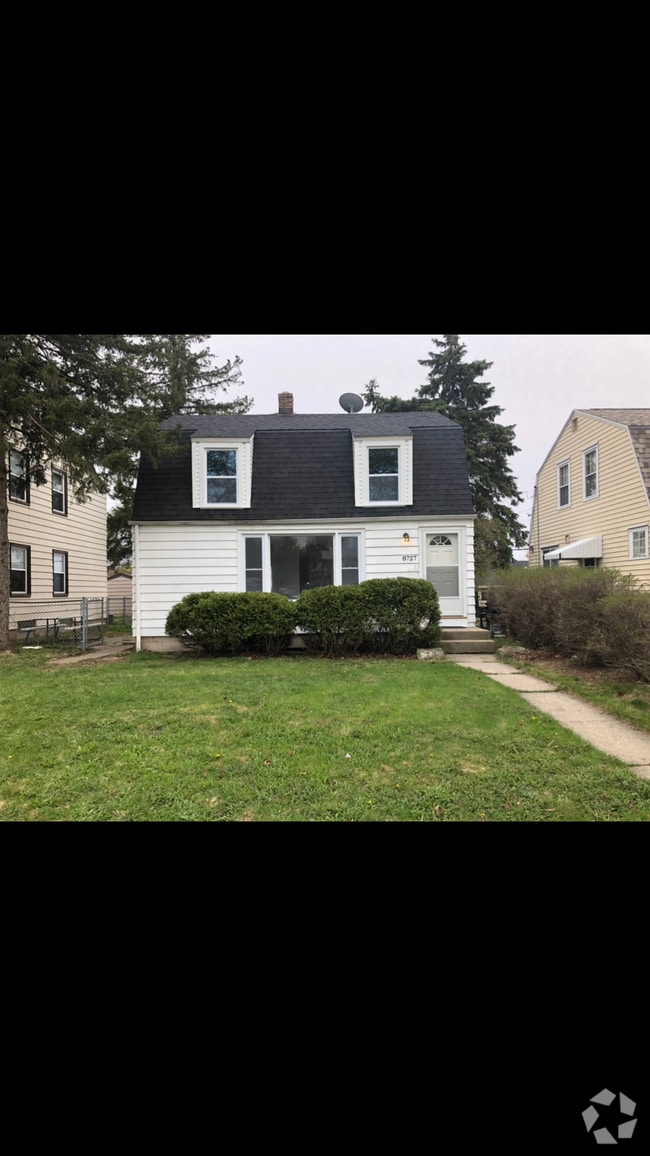 Building Photo - 8727 W Lisbon Ave Rental