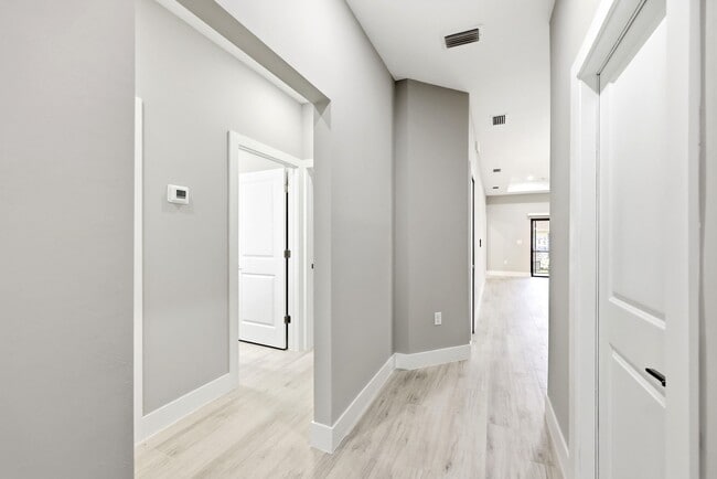 Photo - 4700-4702-4702 22nd St SW Unit 4700