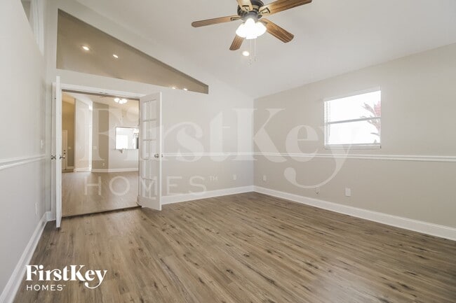 Photo - 522 Whittingham Pl