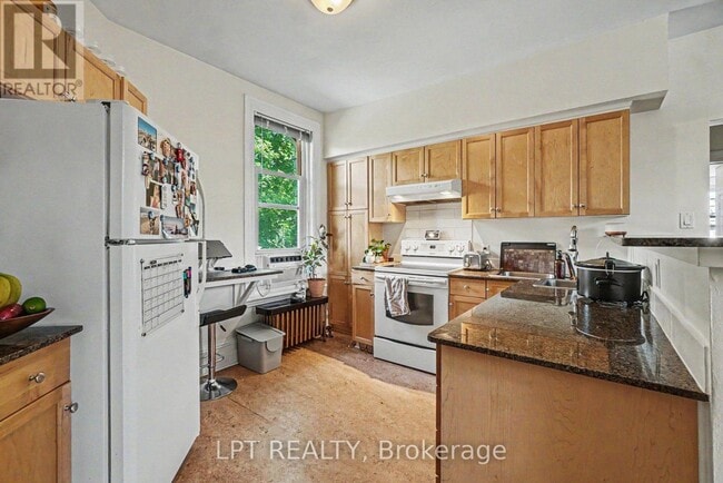 Photo - 475 MacLaren St