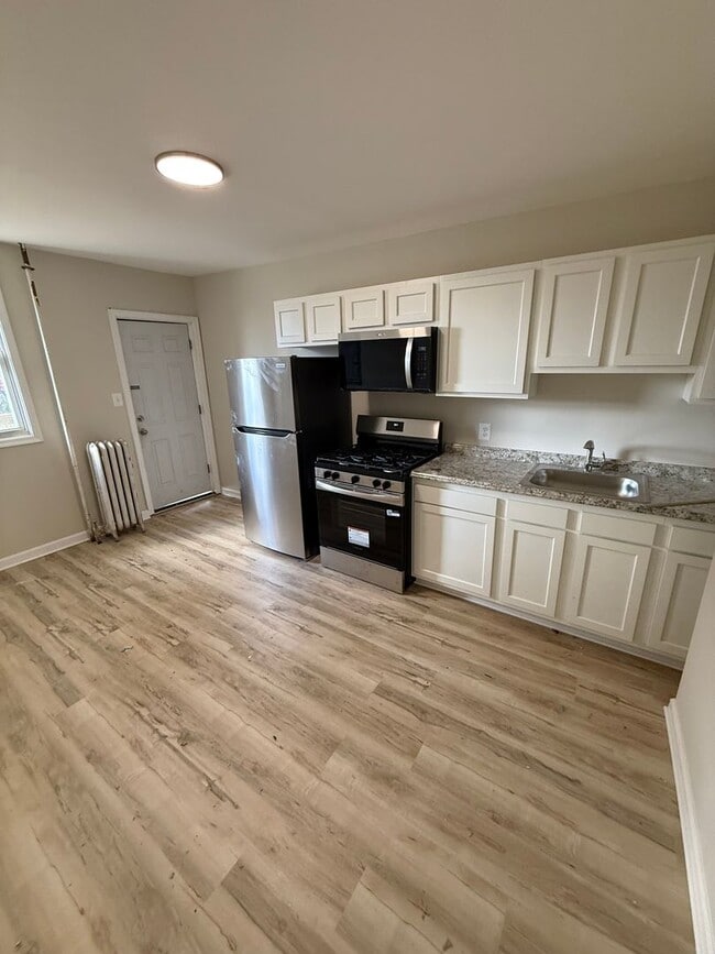 Building Photo - 1 Bedroom Apartment Available Today in Baltimore County! Unit A2