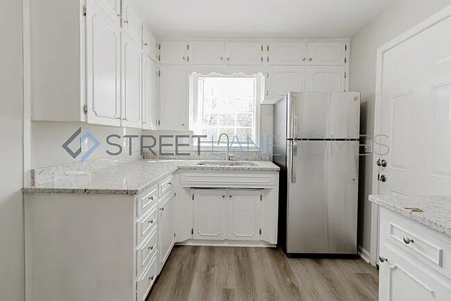 Photo - 831 Martinwood Rd