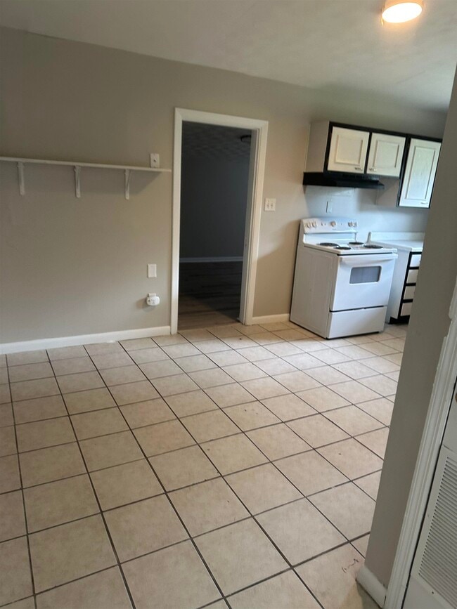 Photo - 422 Essex Dr