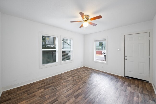 Photo - 5110 Avenue H