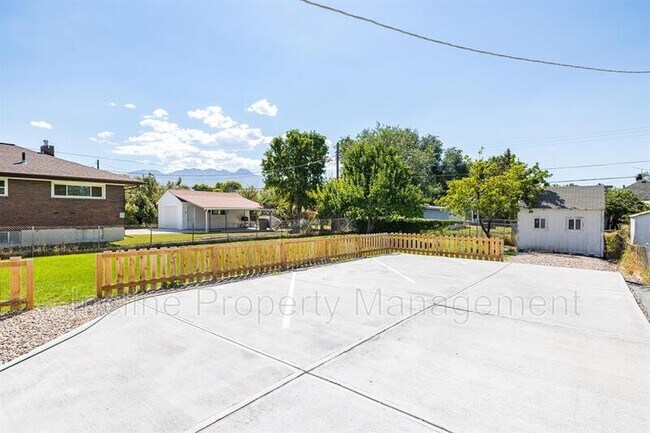 Photo - 758 Loveland Ave Unit #B