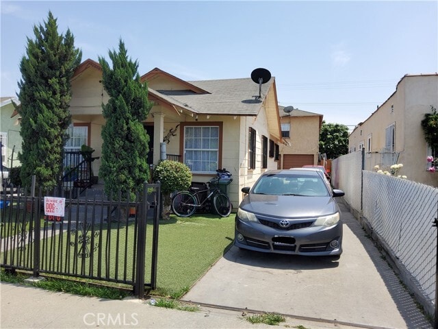 Building Photo - 1238 E 69th St Rental