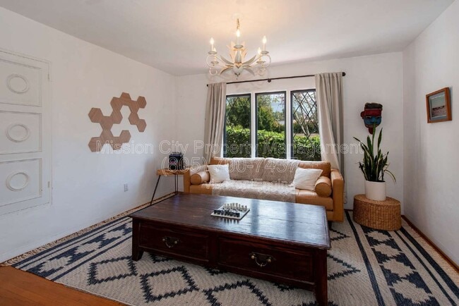 Photo - 857 Cheltenham Rd