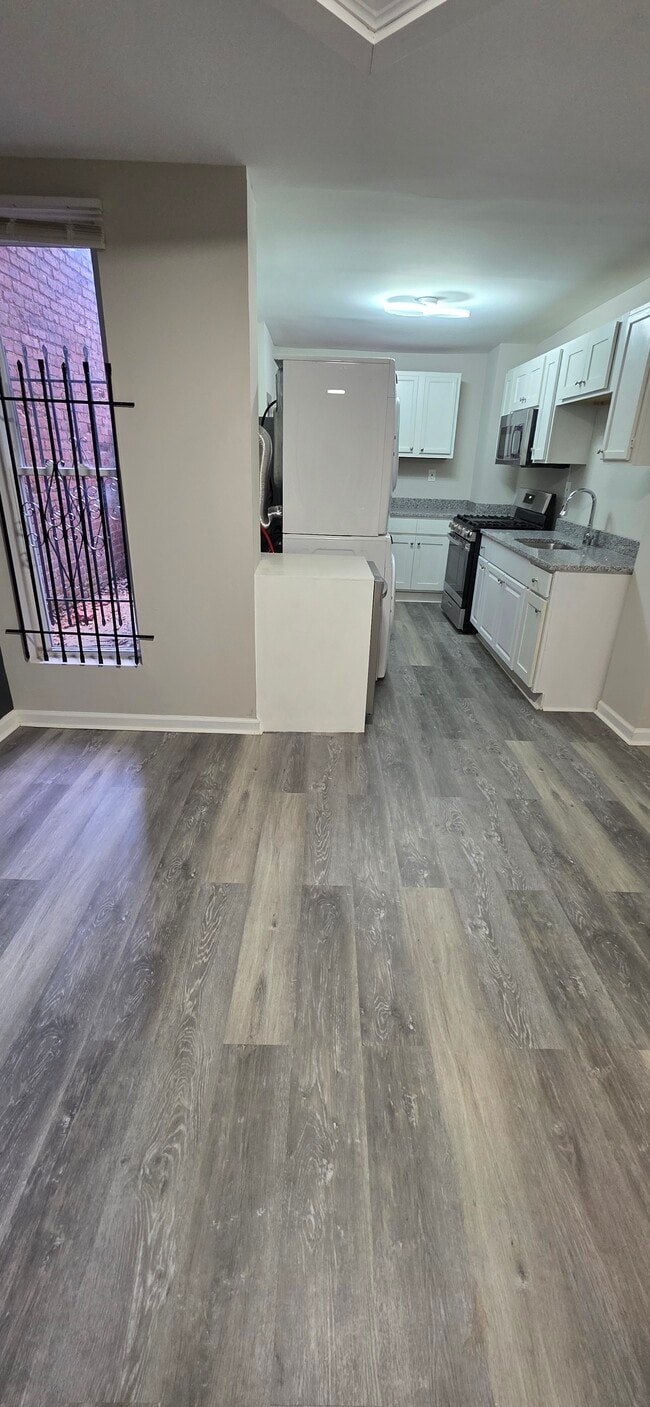 Photo - 2022 Etting St