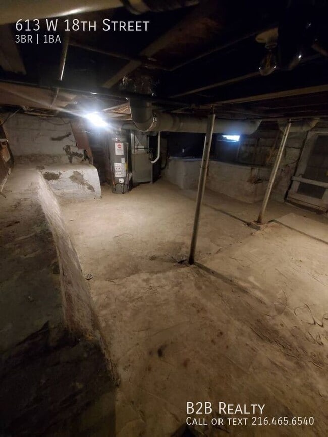 Photo - 613 W 18th St