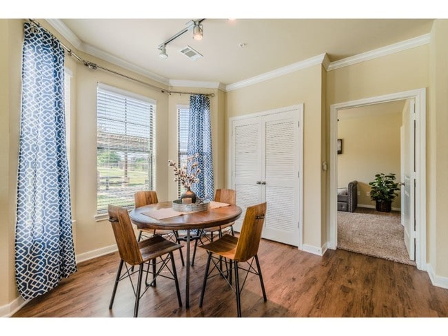 Hunter's Cove Apartments