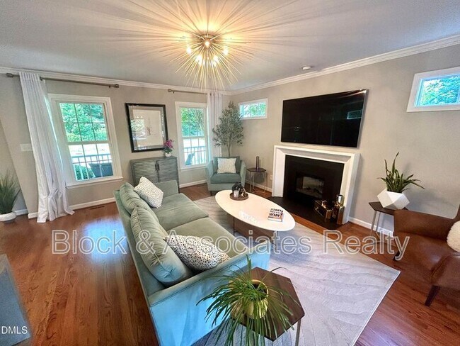 Photo - 540 Cayman Ave