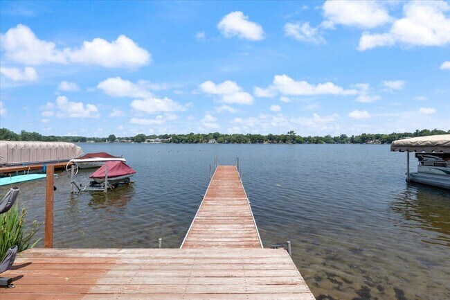 4500 Island Park Dr