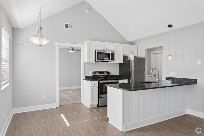 2BR, 2BA - 1,100SF - Dining Area