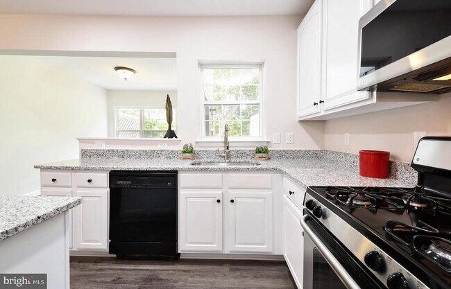 Photo - 3802 Koval Ln