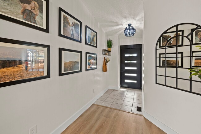 Photo - 901 Candlestar Loop N