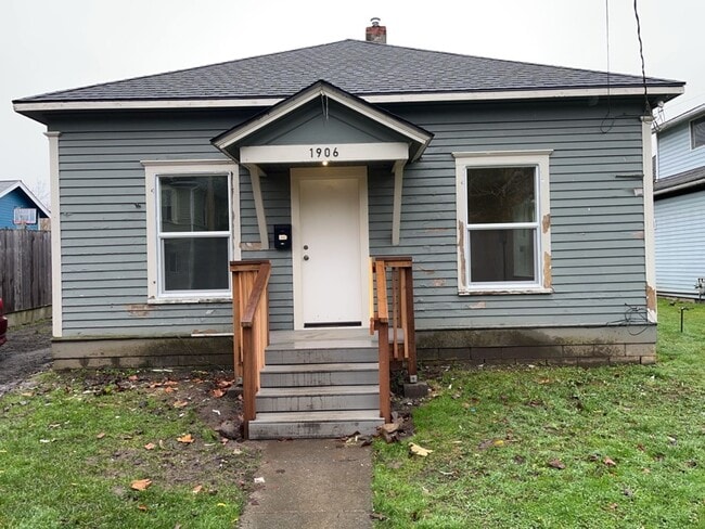 Building Photo - 3 Bedroom Home for Rent, New kitchen, windows, flooring, and lights!