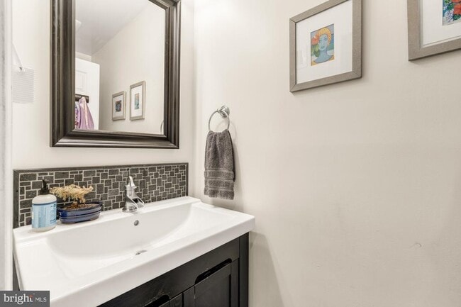 Photo - 4017 16th St NW