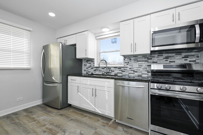 Photo - 10838 S Neenah Ave Casa