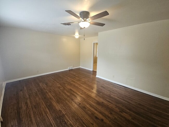 Photo - 6419 Onyx Dr N
