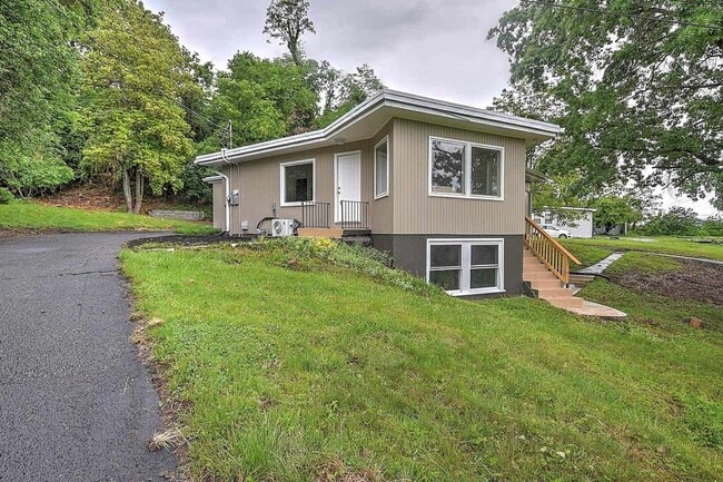 Photo - Renovated 3–4 Bedroom Home for Rent | 2,700+ Sq Ft | Bristol TN