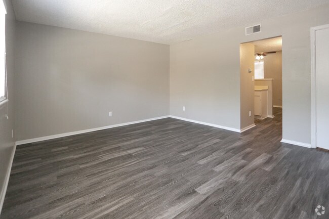3 Bedroom Townhome - Bryant Grove Apartments