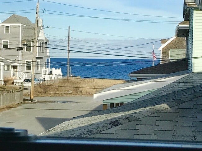 Building Photo - 822 Nantasket Ave Unit 1