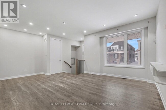 Photo - 334 Catsfoot Walk