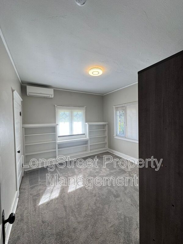 Photo - 129 NW 11th St