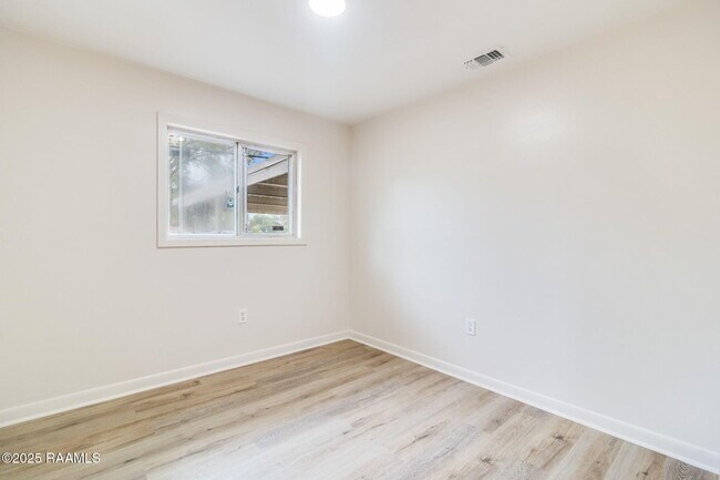Photo - 105 Brockton Dr