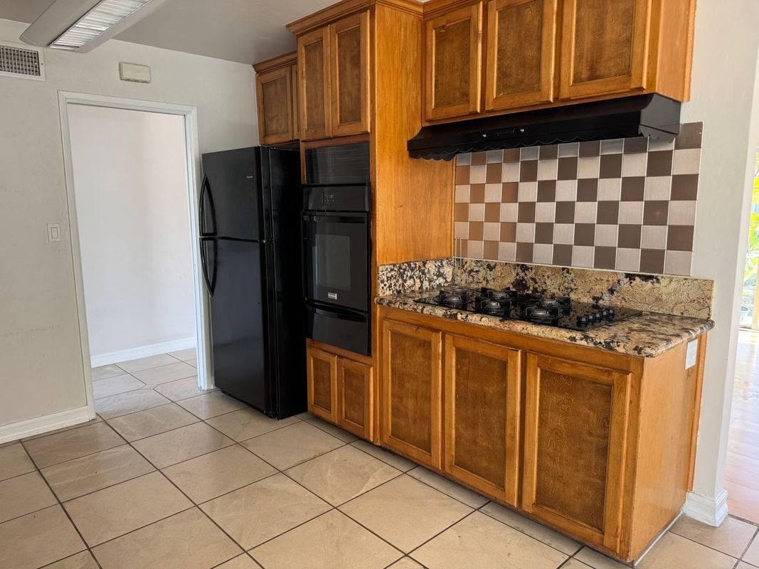 Photo - 7025 Madrone Ave