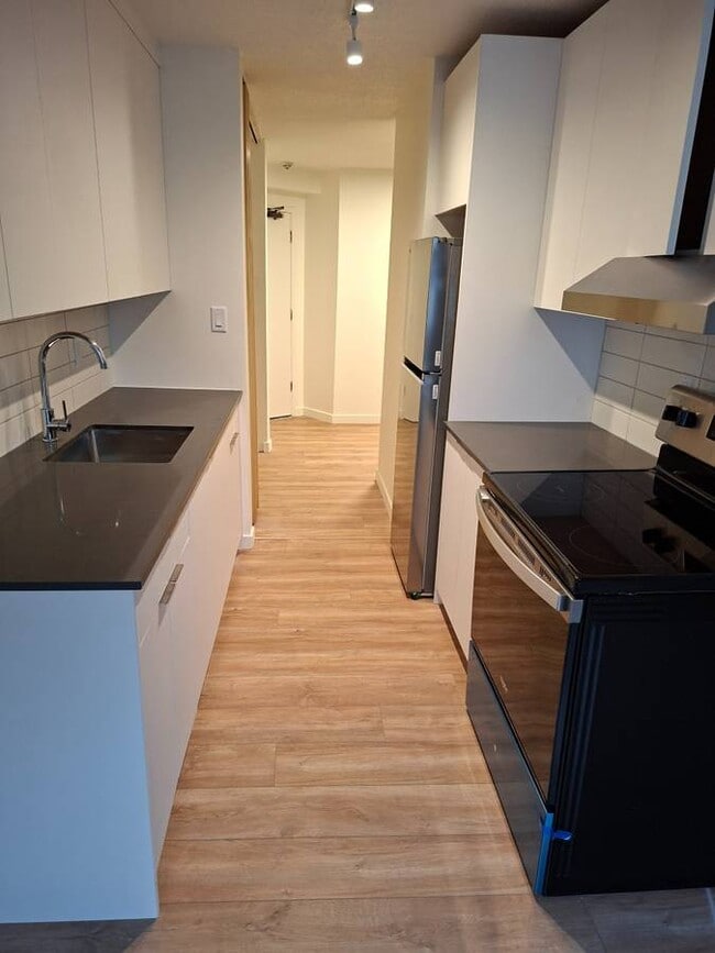 Photo - 1320 King Albert Ave