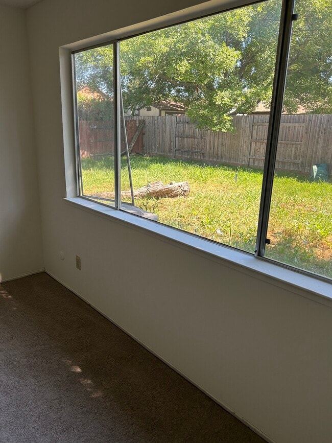 Photo - 7242 Aberfeldy Way