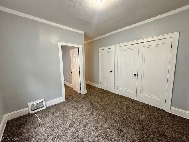 Photo - 810 Thayer St Unit 3