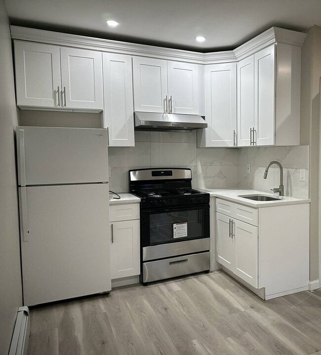 Photo - 1765 W 9th St Unit 2