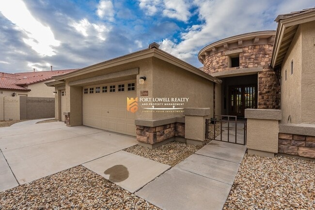 Building Photo - 13354 W San Miguel Ave